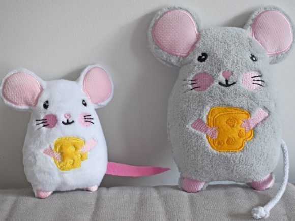 Mouse Stuffie ITH: A Designer’s Review for Boutique Sweatshirts